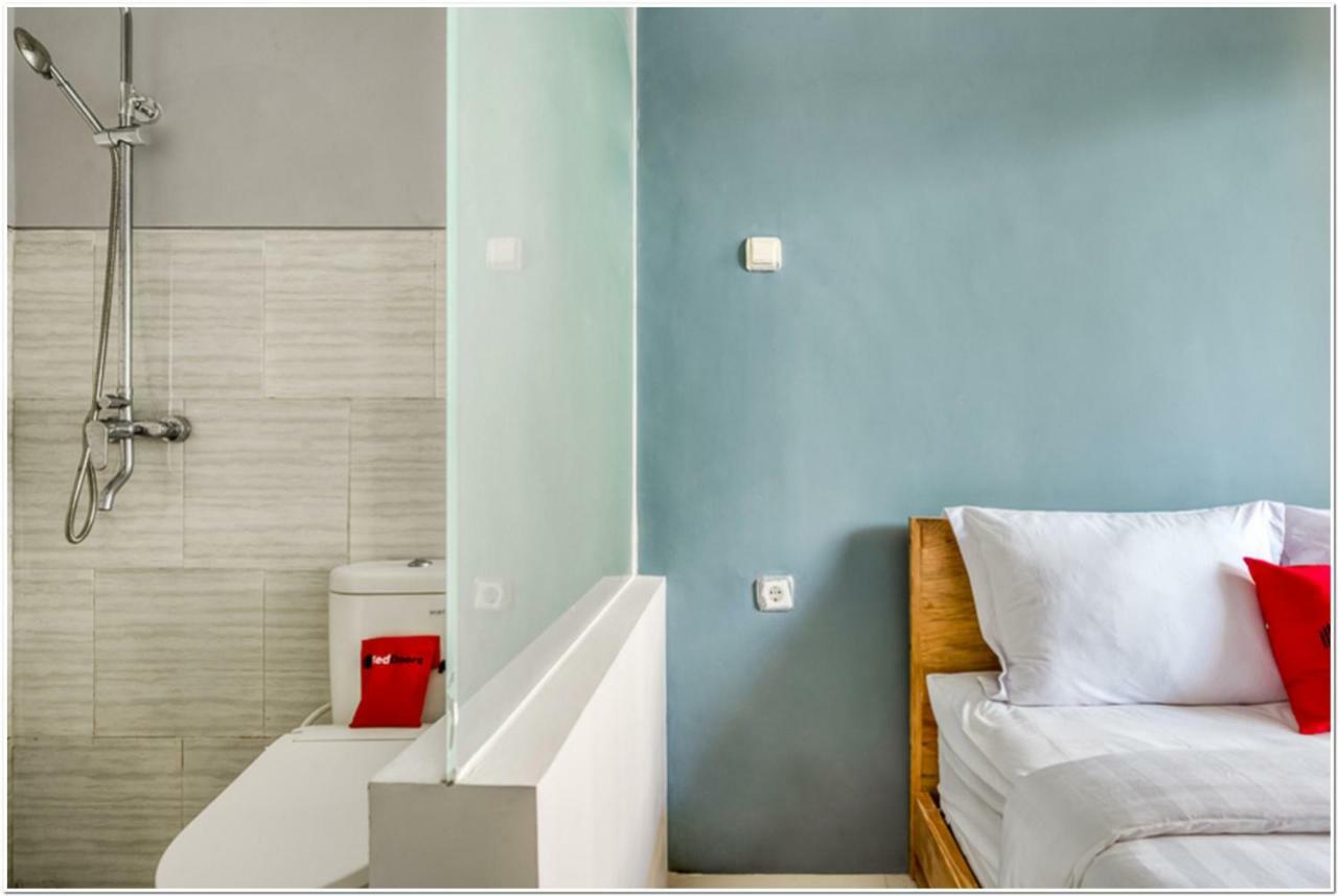Reddoorz @ Bypass Juanda Airport Hotel Sidoarjo Exterior foto